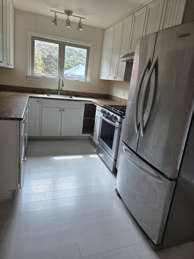 Foto principal - 7545 Bagley Ave N
