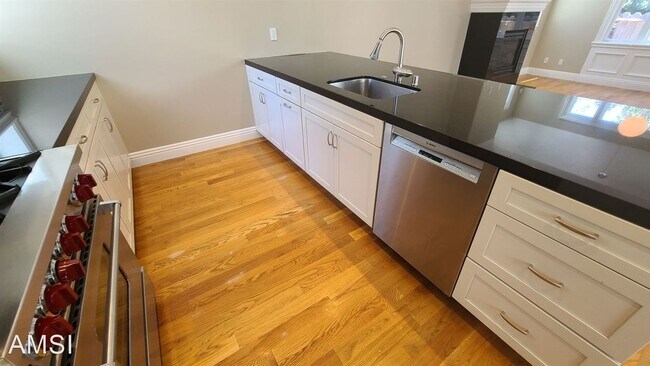 Foto del edificio - 3 br, 3 bath House - 4553 18th St #A