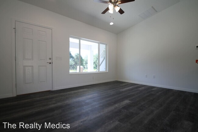 Building Photo - 3 br, 2 bath House - 25 Elm Rd