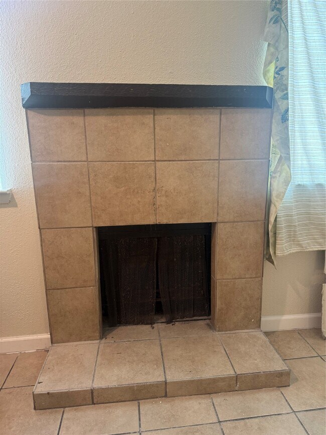 Building Photo - 5650 Birchmont Dr