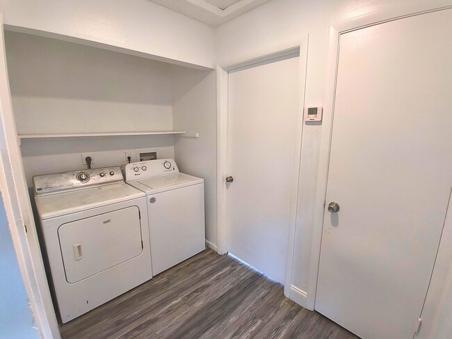 Building Photo - 4553 Gulfstream Rd