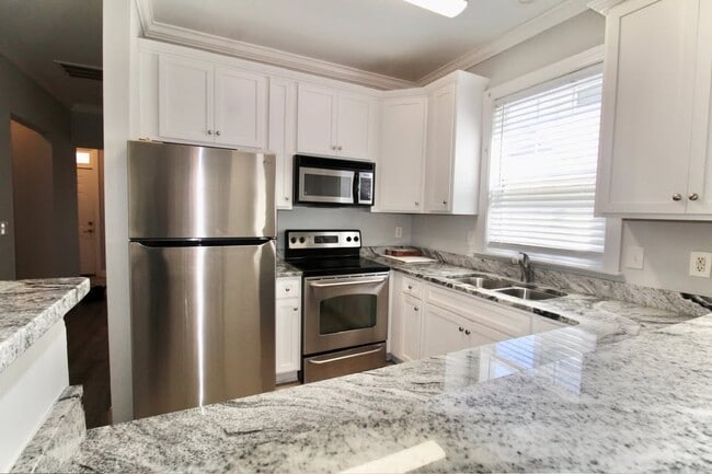 Building Photo - 228 Shady Grove Ln