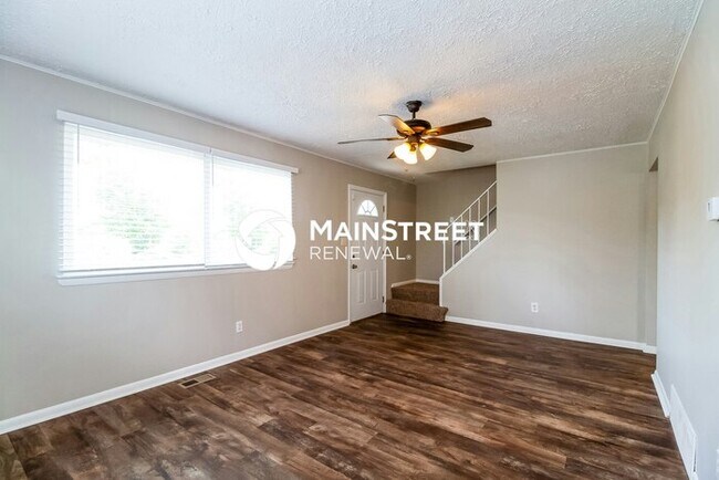 Foto del edificio - 4 Bedroom Pet-Friendly Home in Columbus, OH with Main Street Renewal