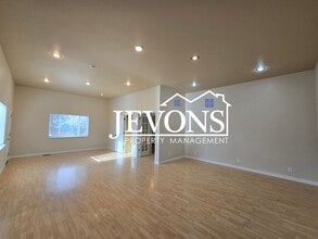 Building Photo - 503 N 33rd St