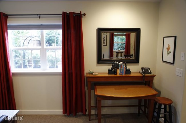 Building Photo - 1 br, 1 bath House - 845 4th St.