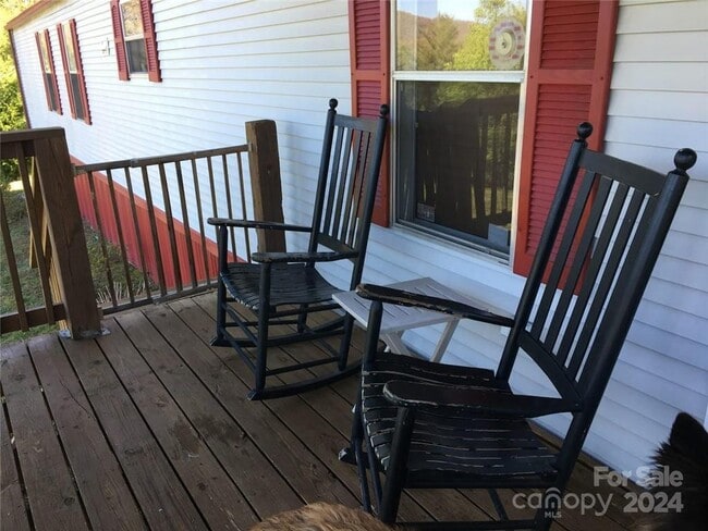 Photo - 135 Fowler Ln House