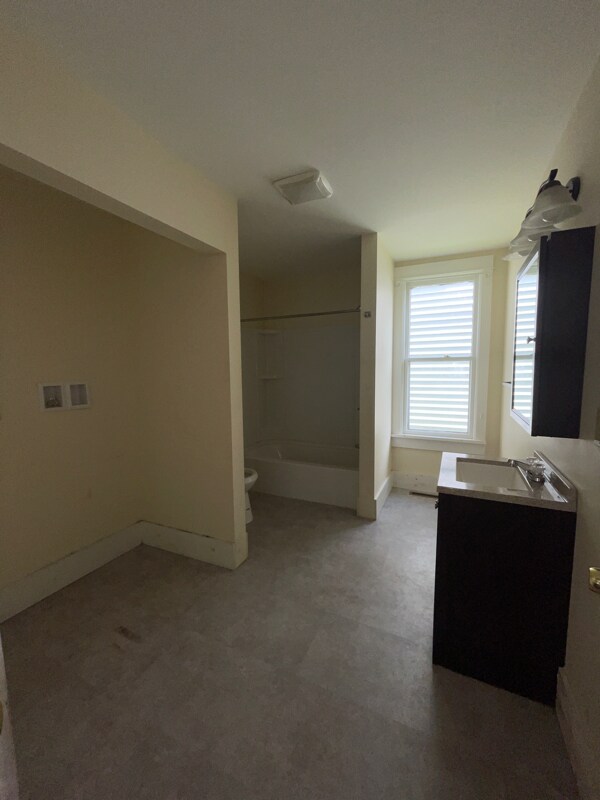 Building Photo - 23 Van Derveer St