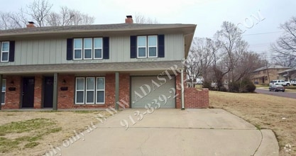 Building Photo - 7739 Kessler Ln
