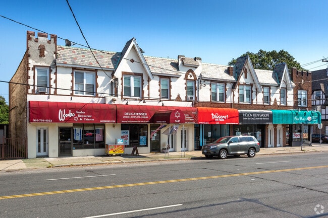 Building Photo - Fairfield Town Centre At Hewlett