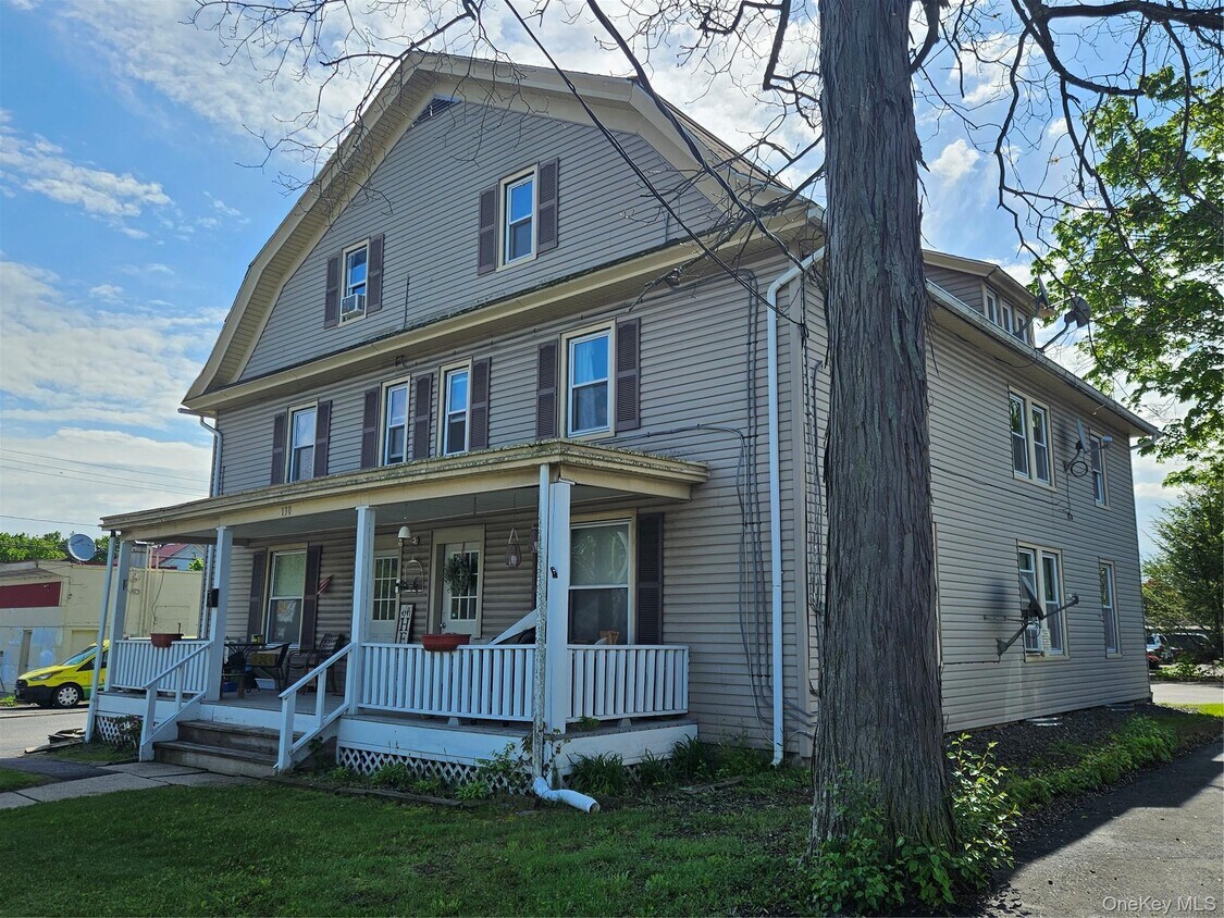 Foto del edificio - 130 Maple Ave