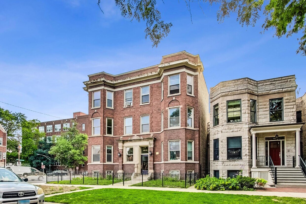 Primary Photo - 4000 N Hermitage Ave