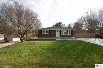 Building Photo - 187 Manley Ave