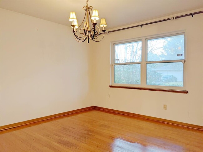 Building Photo - 3101 Linkwood Dr