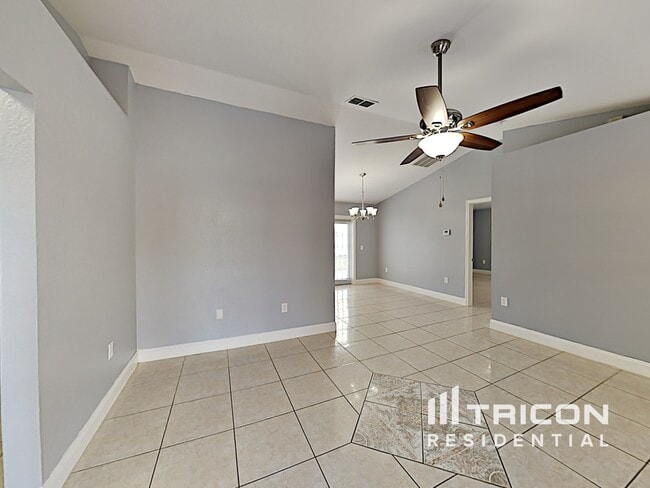 Building Photo - 871 Jarnac Dr
