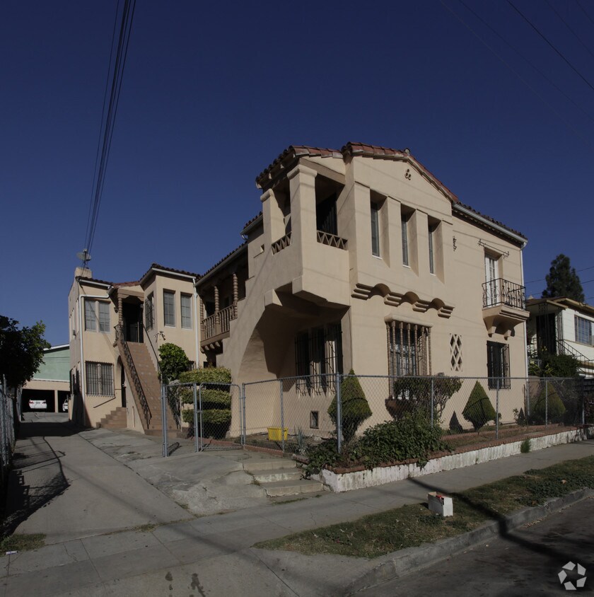Building Photo - 3915-3919 Melrose Ave