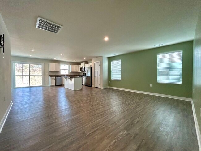 Foto del edificio - 5427 Hughesdale Dr