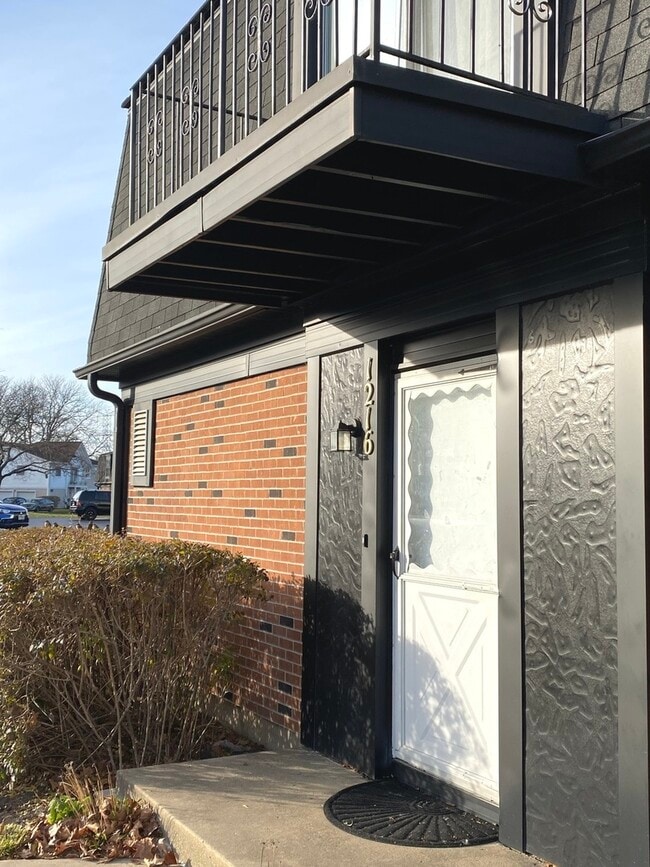 Building Photo - 1216 Inverrary Ln