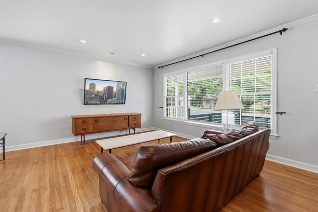 Foto del edificio - 2635 W 45th St
