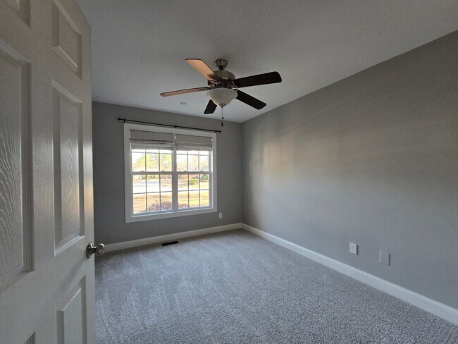 Building Photo - 641 Orchard Falls Dr