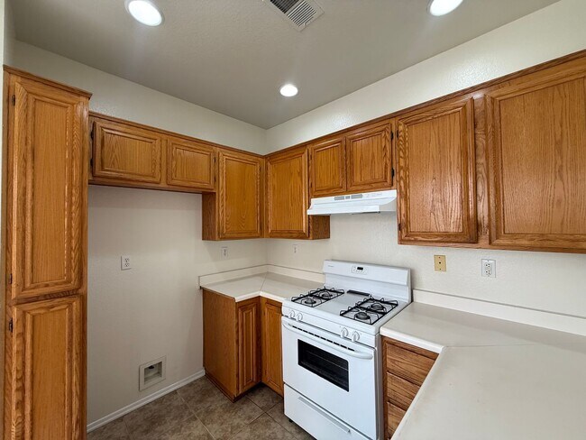 Building Photo - Spacious 3bd/3ba Located in Miramar Ranch North!