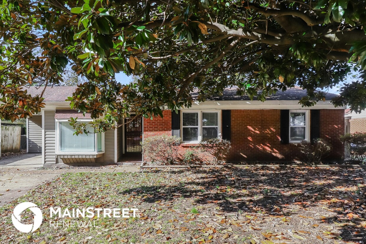 Primary Photo - 1753 Maxine St