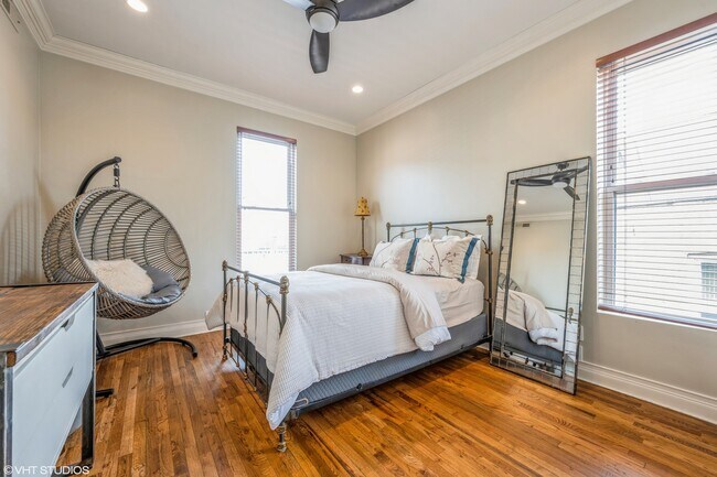 Building Photo - 2010 N Clifton Ave