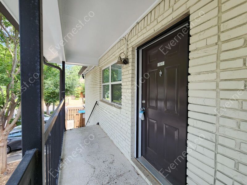 Primary Photo - 48 Peachtree Ave NE