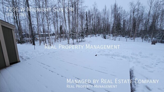 Building Photo - Gorgeous Newer Construction Ranch Style Th...