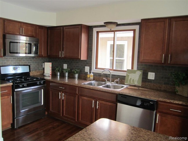 Building Photo - 2881 Hope
