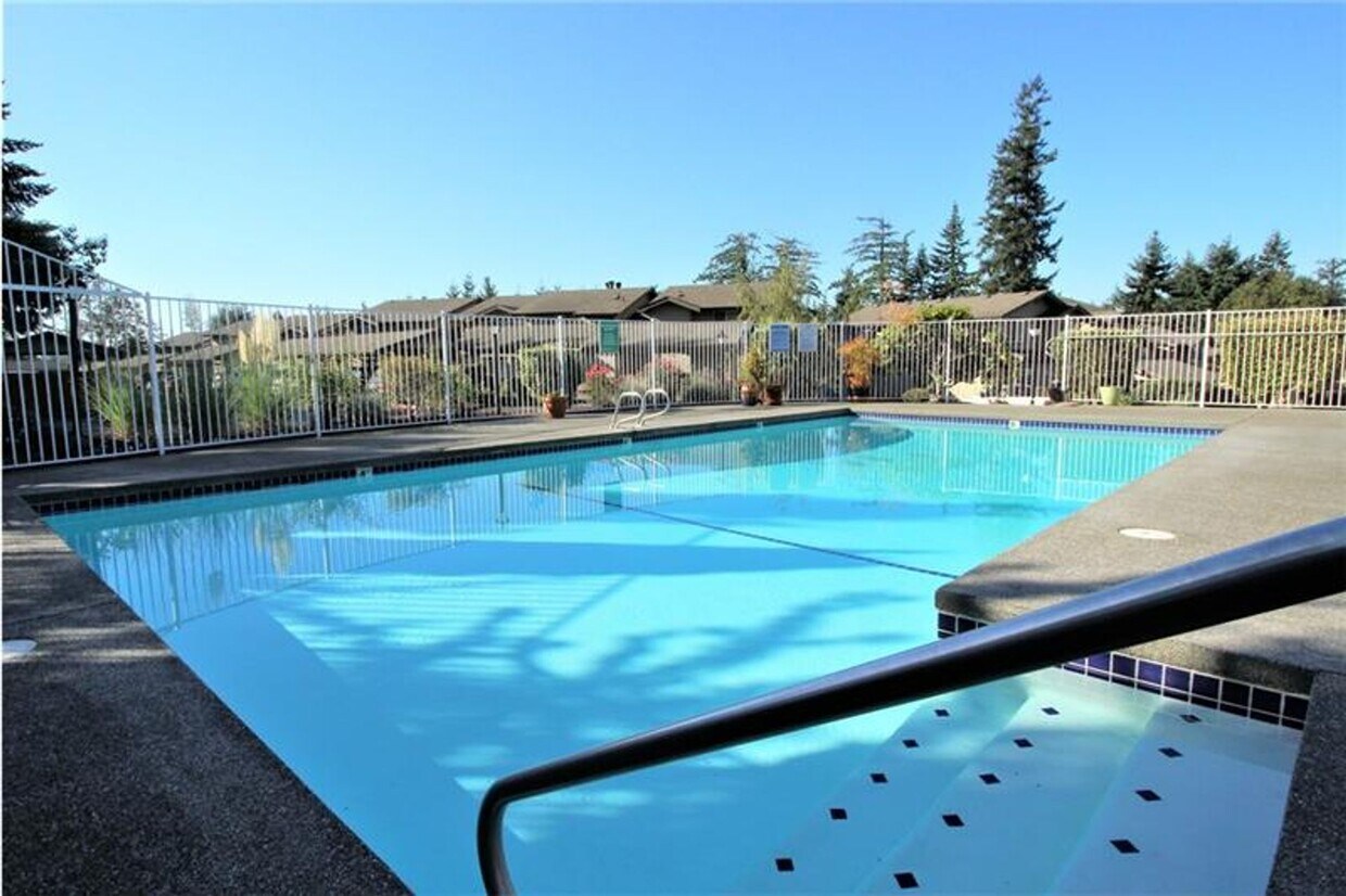 Crosspointe 9902 Cranberry Ln NW Silverdale, WA Apartments for Rent