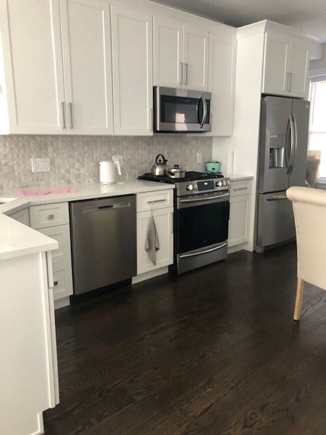 Photo - 21 Strathmore Rd Townhome