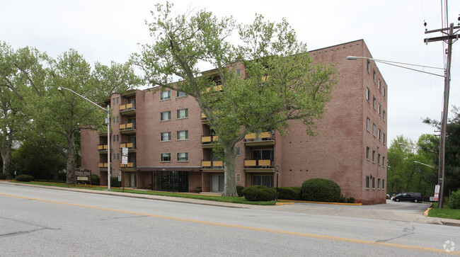 Primary Photo - Windsor House Apartments- 55+