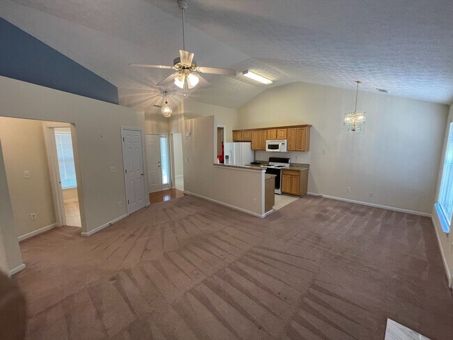 Foto del edificio - 2500 Hillvale Cir
