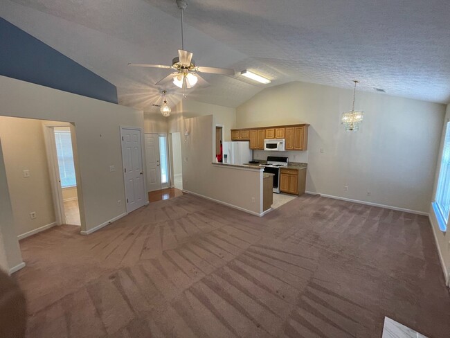 Building Photo - Nice 3 bed 2 bath home in Lithonia close t...