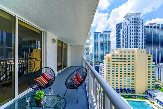 Foto del edificio - 1200 Brickell Bay Dr