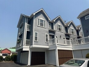 Building Photo - 508 N Graham St