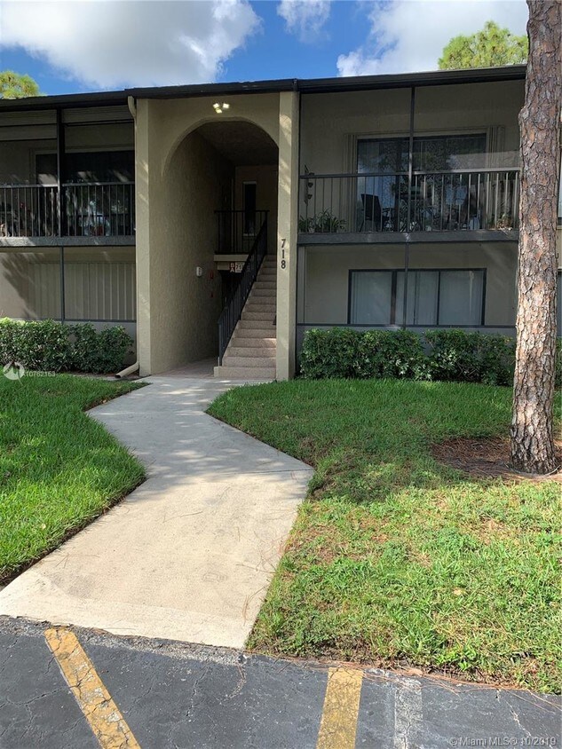 718 Sunny Pine Way Unit D1, Greenacres, FL 33415 Apartment for Rent
