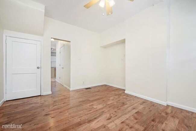 Building Photo - 4 br, 1.5 bath House - 828 Londonderry Dr