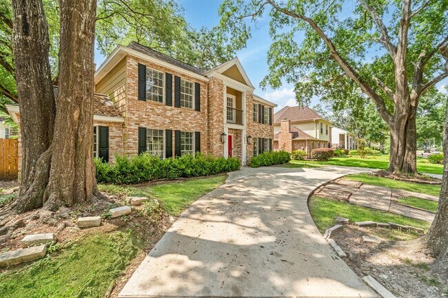 Foto del edificio - 1823 Saddlecreek Dr