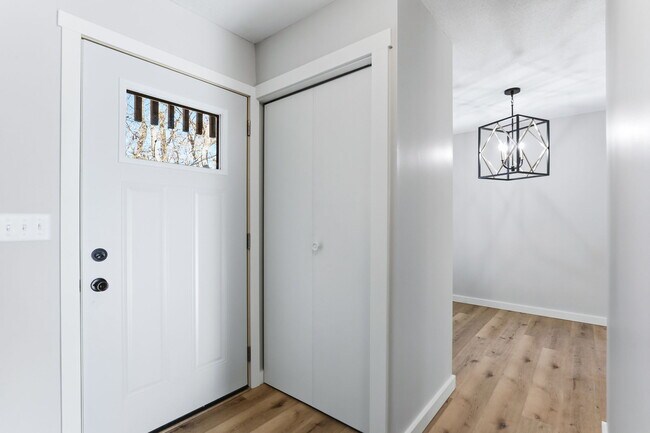 Foto del edificio - 351 W Eagle Lake Dr