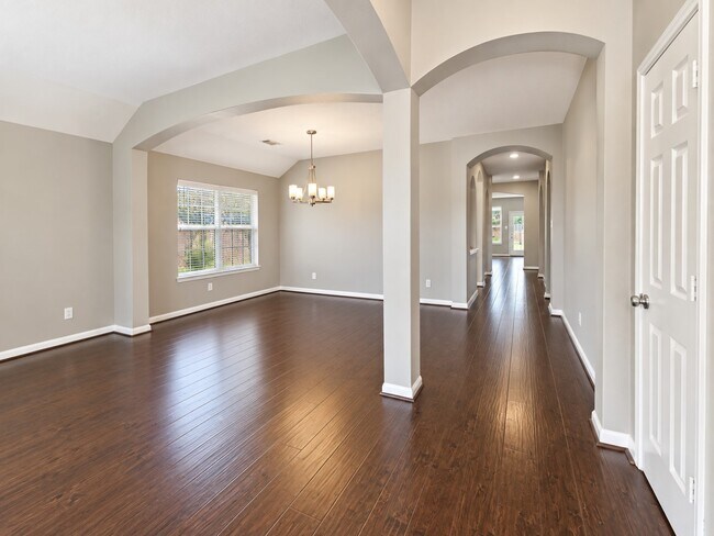 Foto del edificio - 11502 Cecil Summers Way