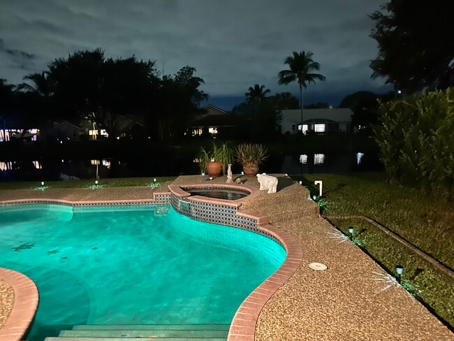 Foto del edificio - 9481 Oak Grove Cir