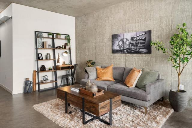 Building Photo - 1 bedroom in Seattle WA 98109