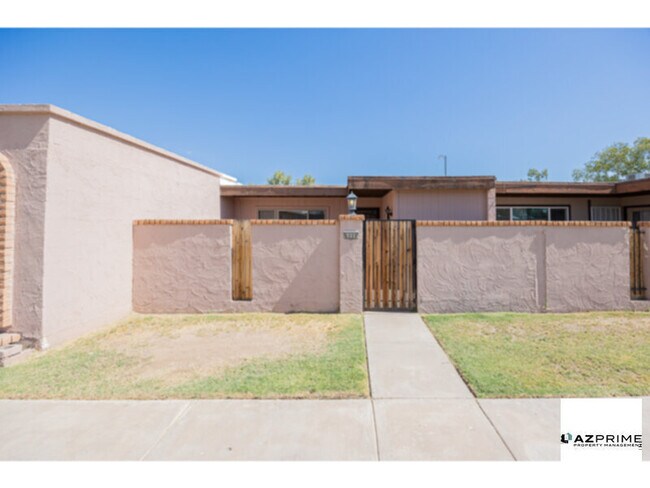 Foto del edificio - Exceptional 2/1 Glendale Townhouse!