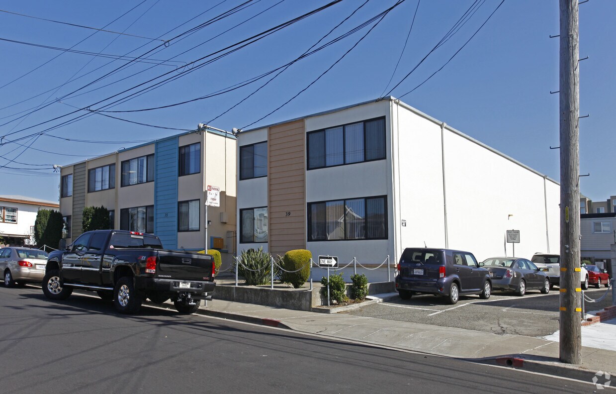 Primary Photo - 31-39 Mateo Ave