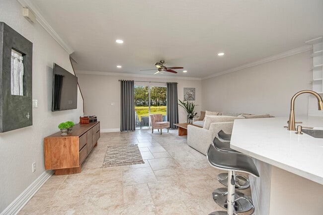 Foto del edificio - 16081 Sierra Palms Dr