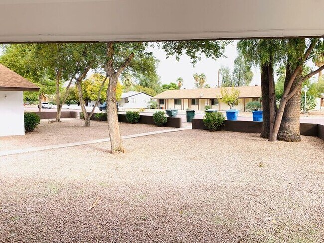 Foto del edificio - 2516 N 48th Pl