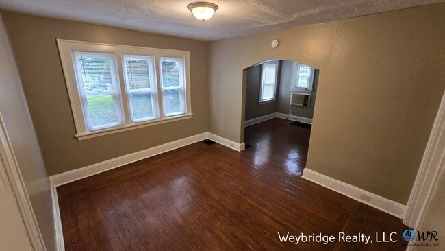 Building Photo - 2106 Harrison Ave
