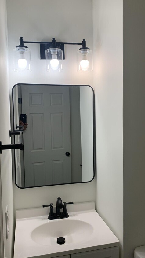 Foto del edificio - 1337 Barth Ave