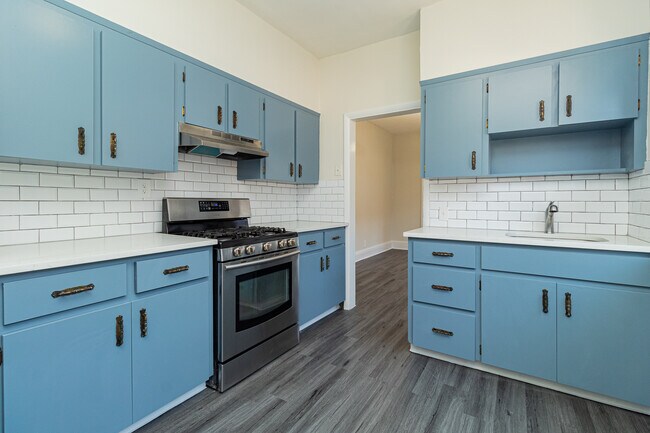 Foto del edificio - 649 Maple Ave